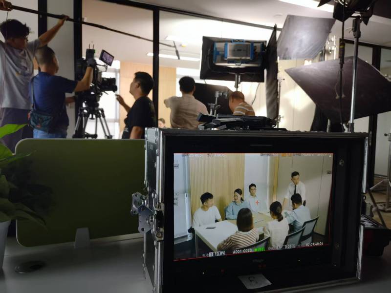 获嘉县TVC拍摄公司：科技产品视觉化大师，诠释未来感与功能美学